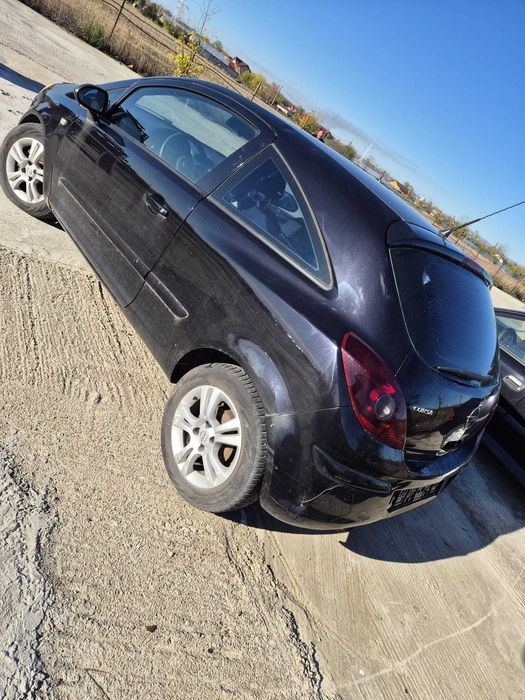 Vand bara fata ,faruri,stopuri,capota ,motor Opel Corsa D,2007