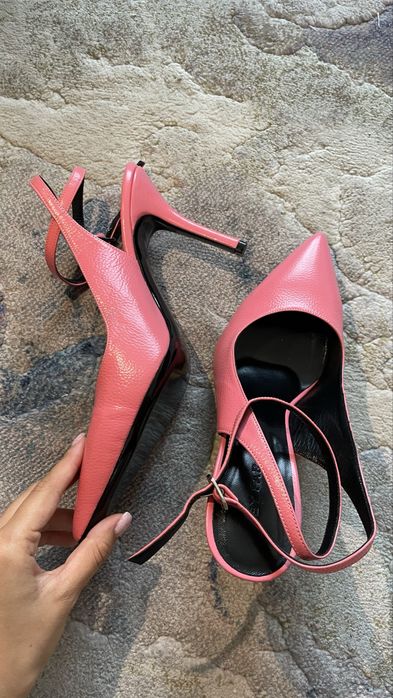 Обувки на ток BY FAR