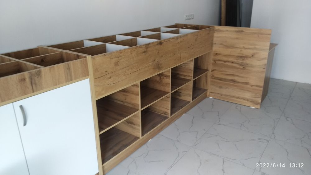 Мебель для магазина