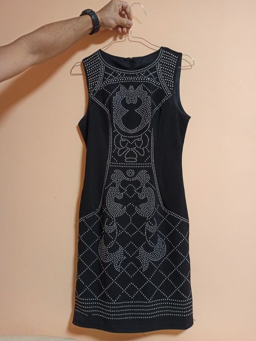 Вечерна черна рокля