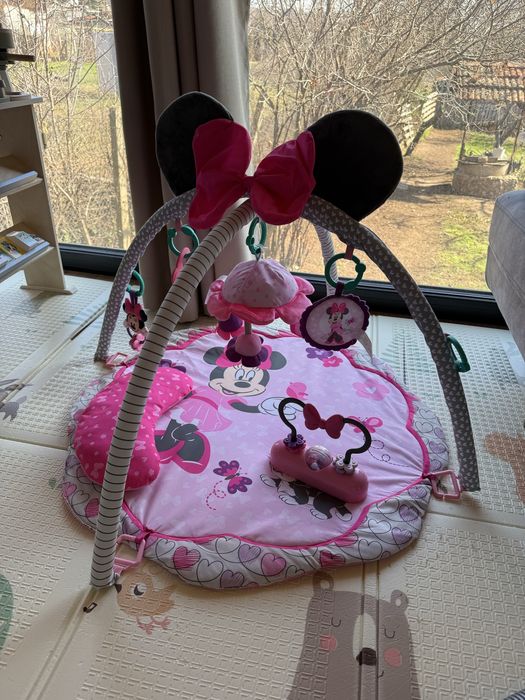 Активна гимнастика на Minnie mouse