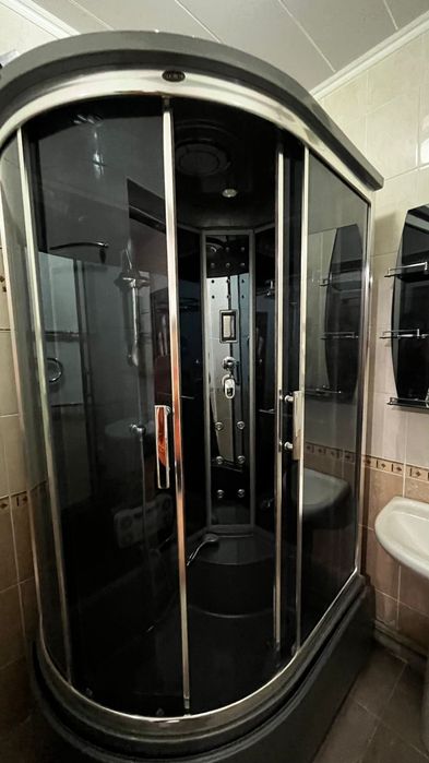 Душевая кабина.  .