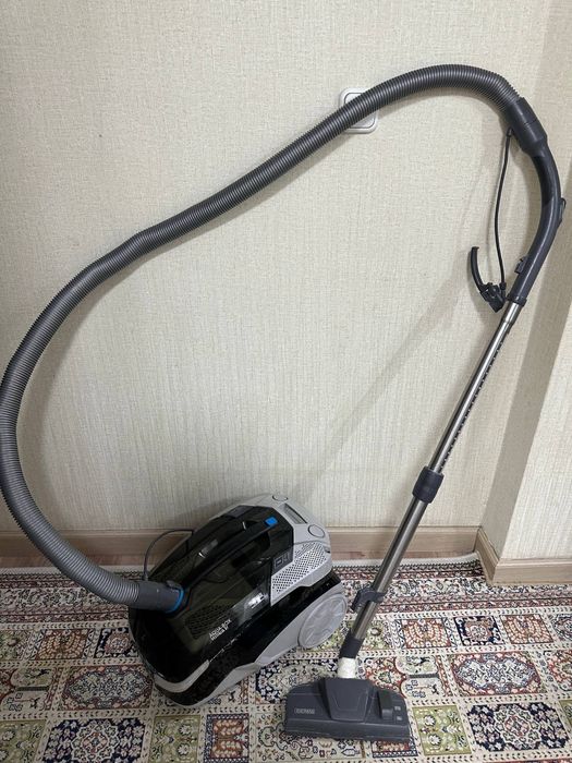 Продается моющий пылесос Tomas