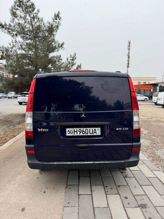 Mersedes Vito sotiladi