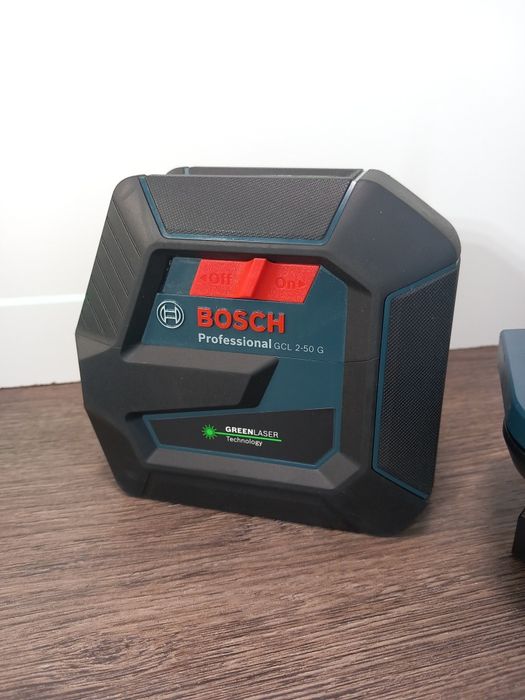 Vând laser Bosch GCL 2-50G