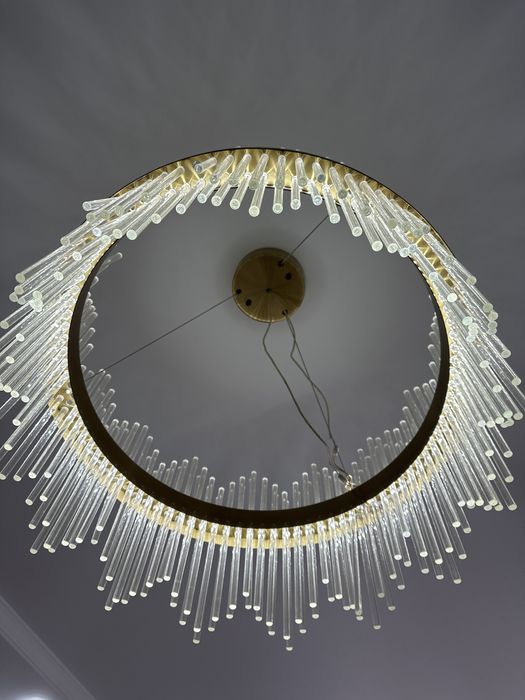 Продам люстру срочно