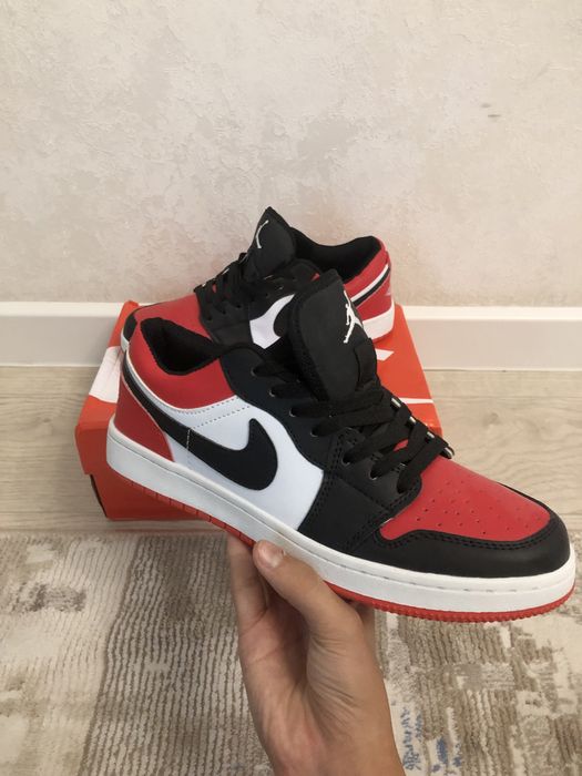 Найк джордан красный новый