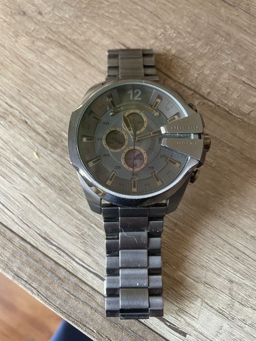 Часовник DIESEL.