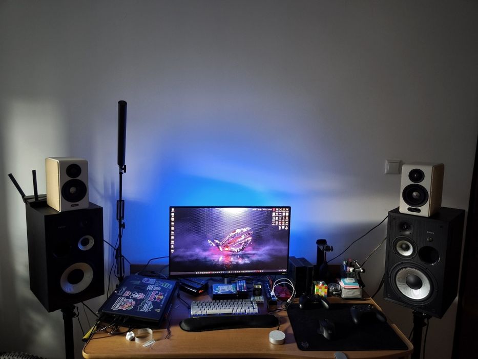 Vând boxe active Edifier R2850DB, ca noi