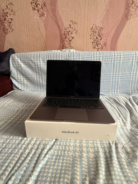 Срочно продам macbook air 13- inch