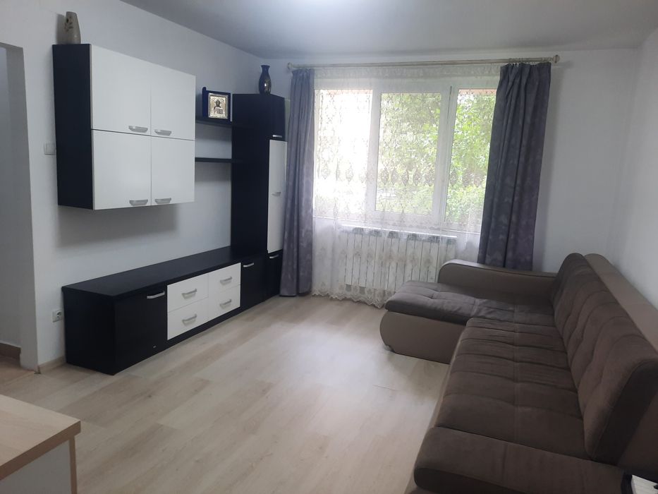 Închiriez apartament 2 camere zona centrală — fotografia 1