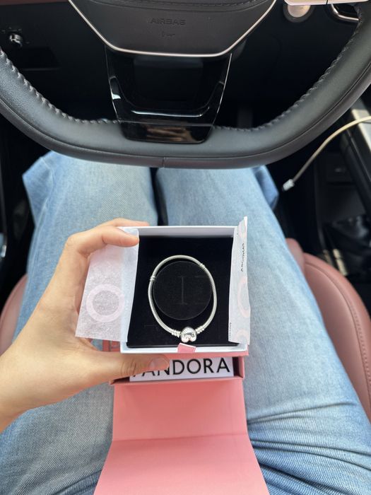 Продам оригинальный браслет Pandora