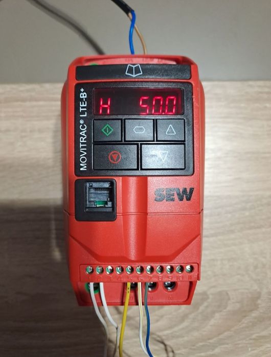 Convertizor frecventa SEW și SIEMENS, 0.37kW, alim. 230V, ieșire 3P