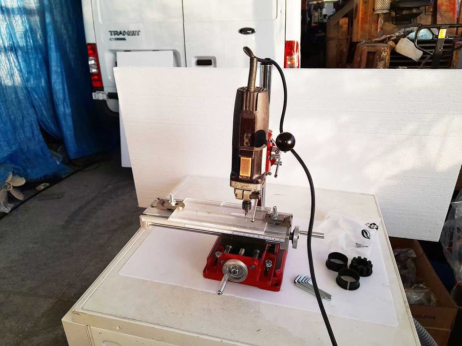 Нова малка координатна фреза - Германия