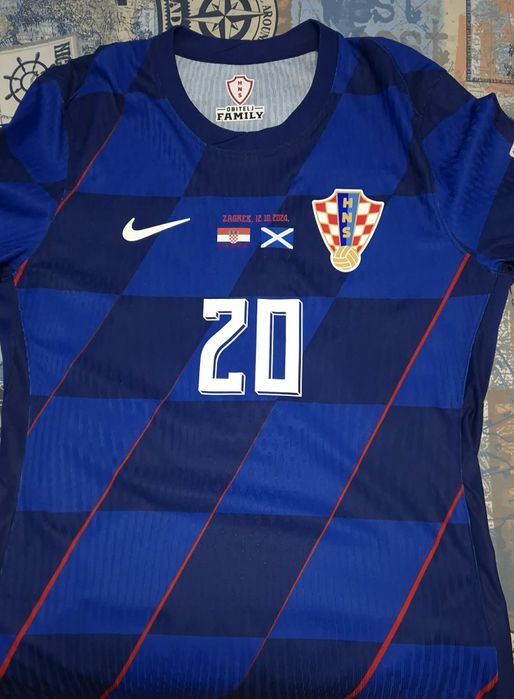 Автентични футболни фланелки