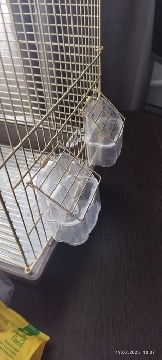 Продам клетку для птички