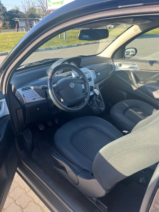 lancia ypsilon 1.4 газ бензин 2009