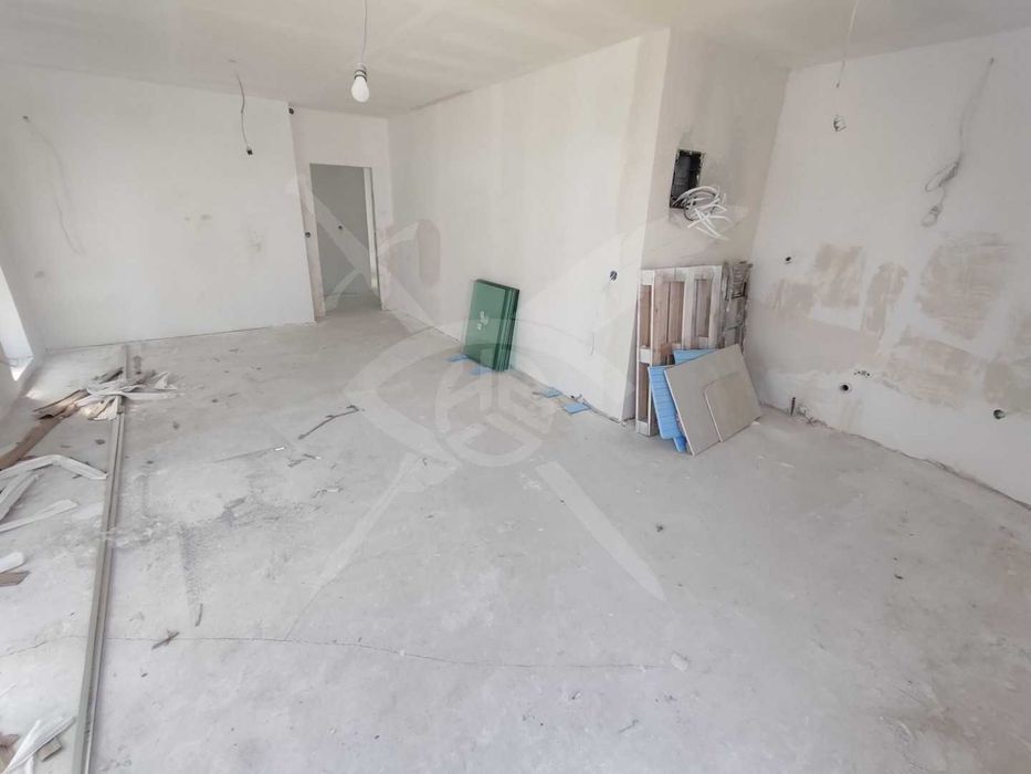 Продава се Тристаен апартамент в Варна, м-т Траката - 123 кв.м за 1505 €/кв.м - Снимка #2