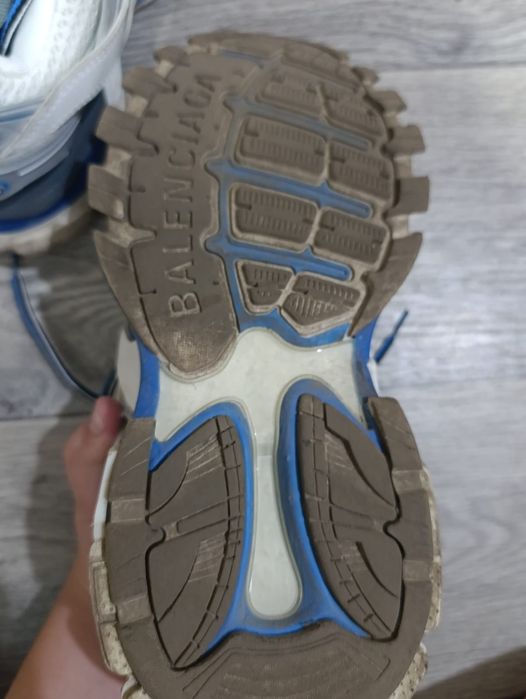 Продам BALENCIAGA track 1