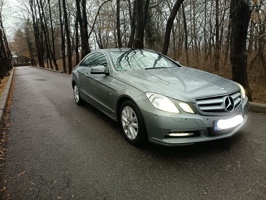Vând 8000 euro  Mercedes Benz E220 coupe