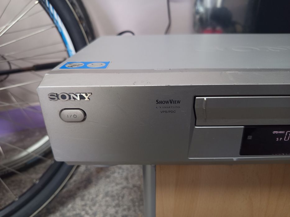 Видео "Sony"SLV-SE720 Hi-Fi Stereo