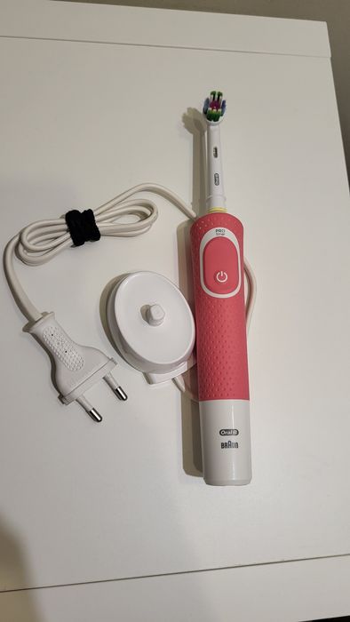 Електрическа четка за зъби Oral B Braun