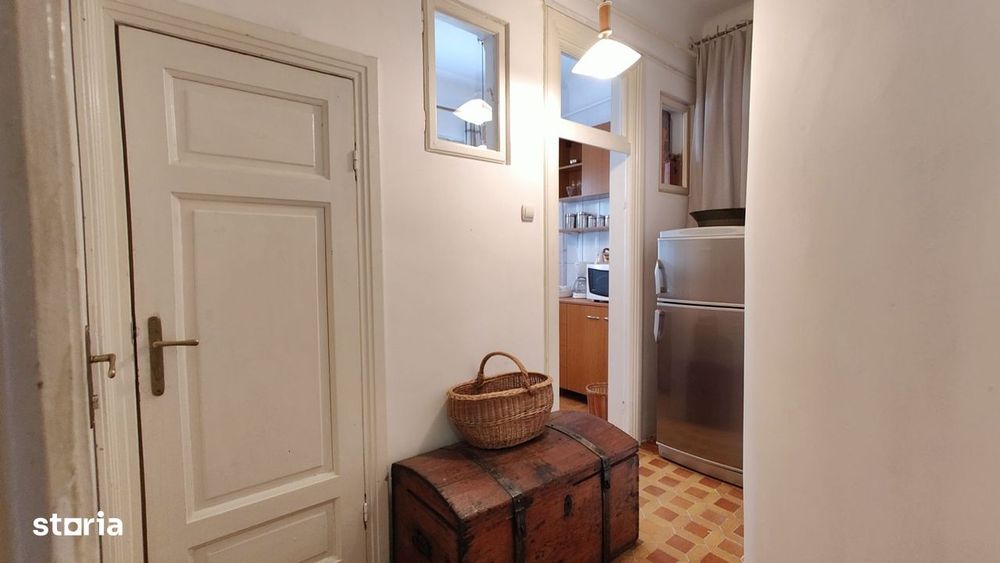 Apartament interbelic elegant cu terasă, pe Vasile Lascăr – lângă Daci
