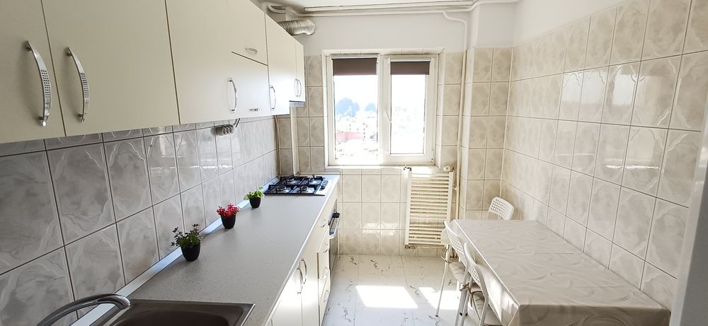 Inchiriez apartament 2 camere decomandat/ Prima inchiriere