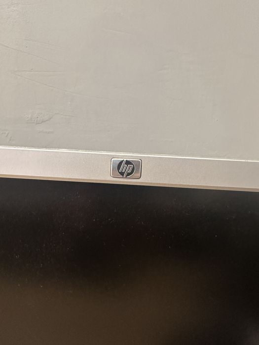 Монитор за компютър HP
