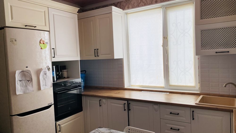 Продам кухонный гарнитур б/у