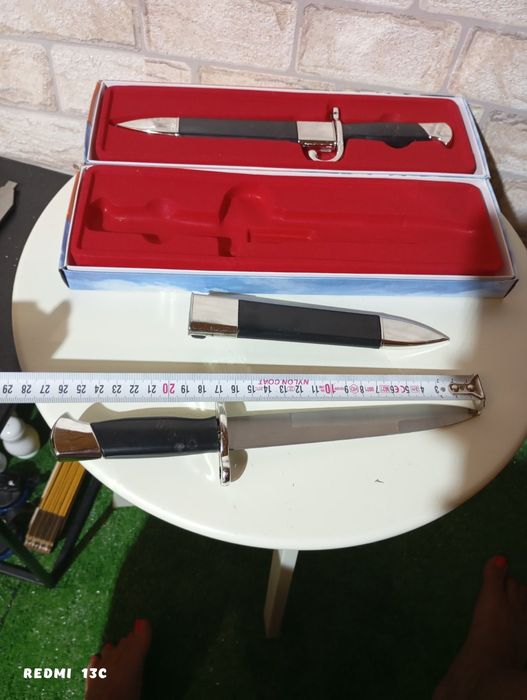 2 броя сувенирни ножове