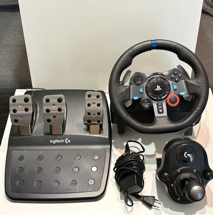 Logitech G29 Driving Force: волан + педали + ръчна скоростна кутия