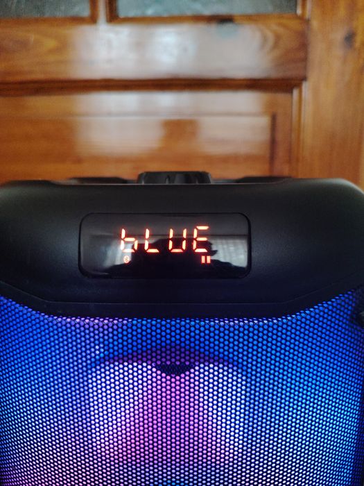 Vând  boxa Bluetooth