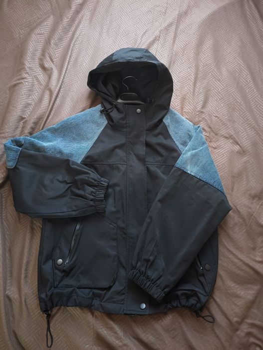 Продам женскую ветровку