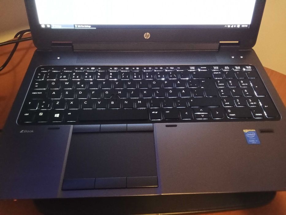 Laptop HP ca NOU, Intel i7, 32Gb Ram, video Nvidia Quadro 2GB, SSD256Gb