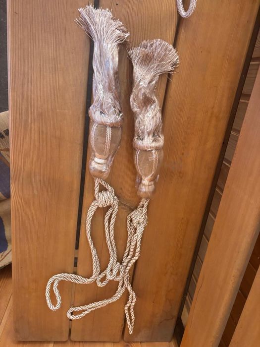 Продам подхват для штор с кистьями