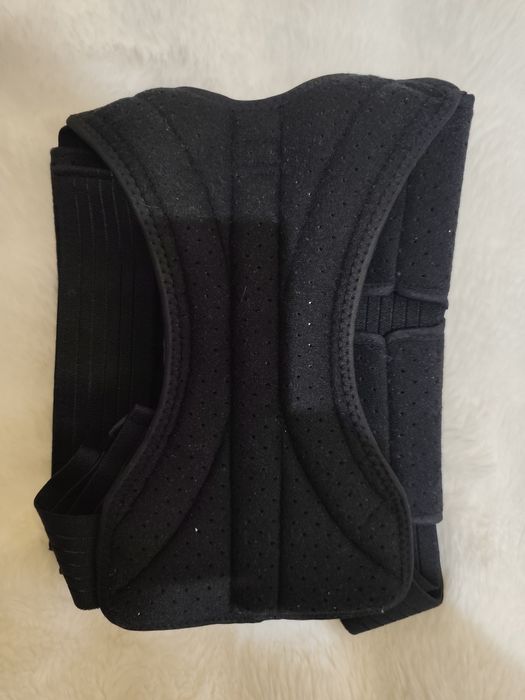 Corset pentru îndreptarea coloanei