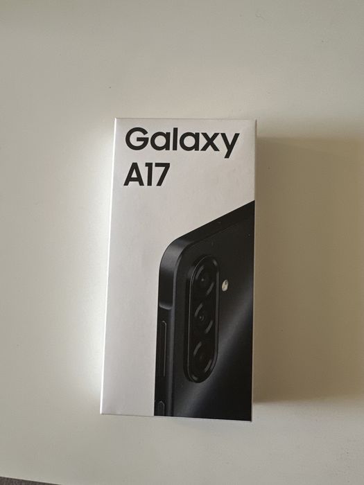 Galaxy A17 sigilat in cutie
