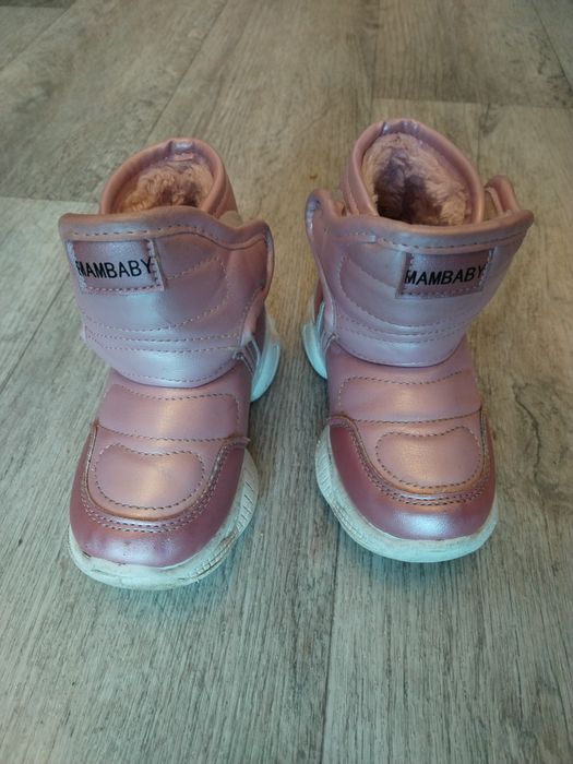 Продам детские зимние ботинки