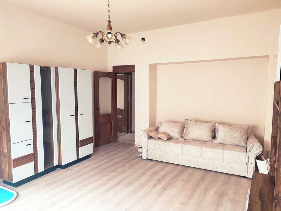 Închiriez sau vând parter vila ultracentral