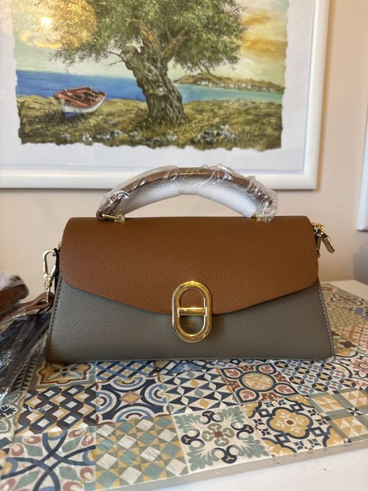 Стилна кафява мини чантичка