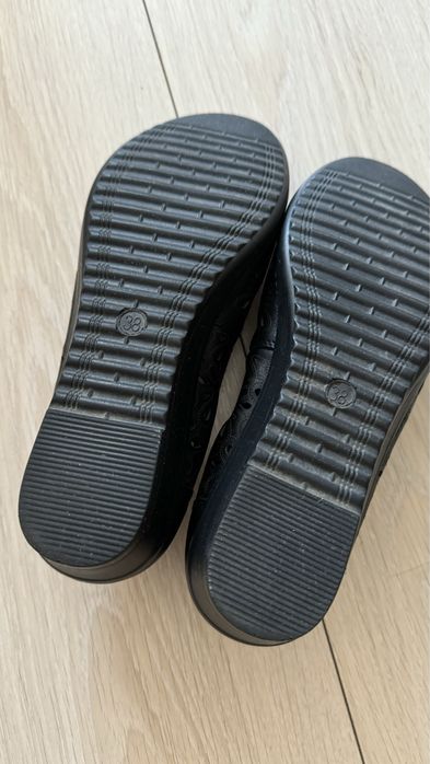 Продам женскую обувь