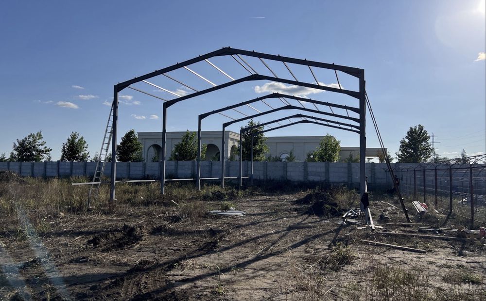 Vand hale si structuri metalice cu montaj sau fara