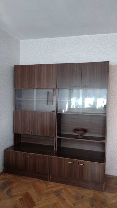 Подарявам две много добре запазени холни секции