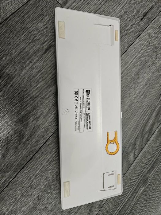 Glorious GMMK с keychron golden yellow switch