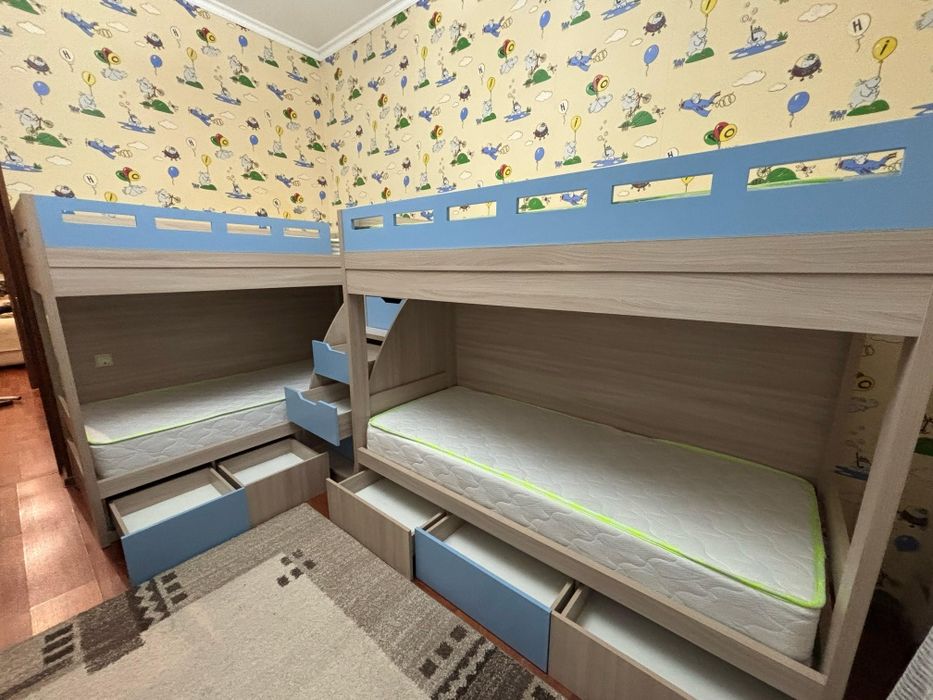 Екі қабатты жатын диван