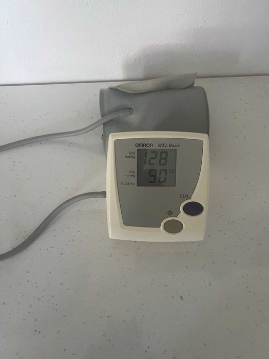 Апарат за кръвно налягане OMRON