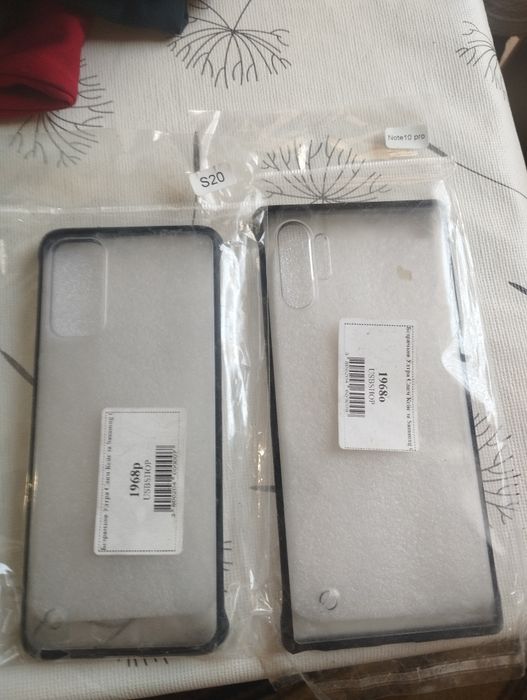 Чисто нови калъфи за телефони