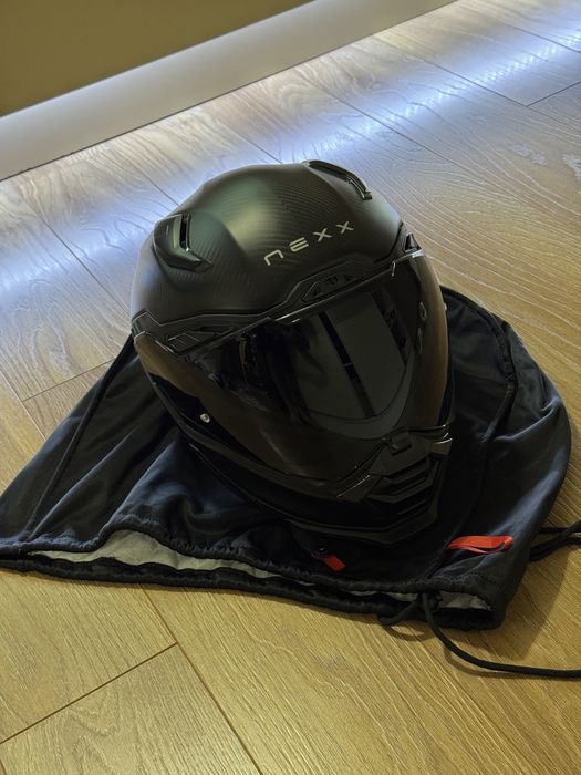 Nexx каска карбонова L