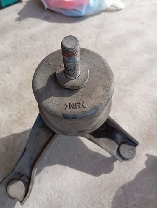 Таета камри подушки мотора